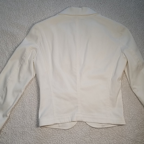 Vest - Picture 5 of 8